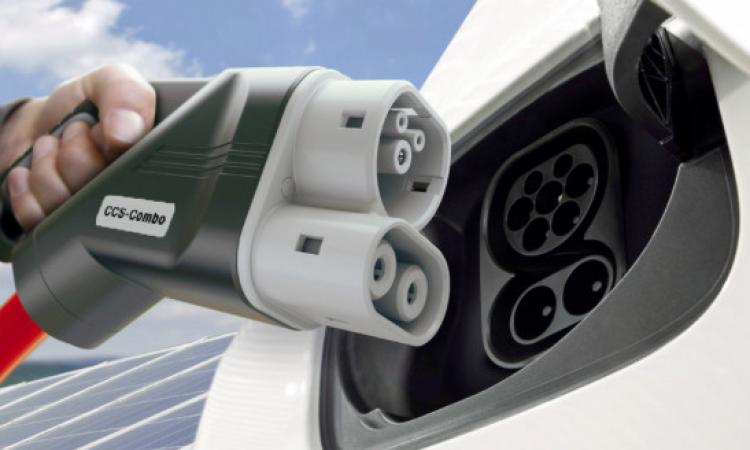 Mobilità alternativa a San Severino, ecco la colonnina per le auto elettriche Mobilità alternativa a San Severino, ecco la colonnina per le auto elettriche