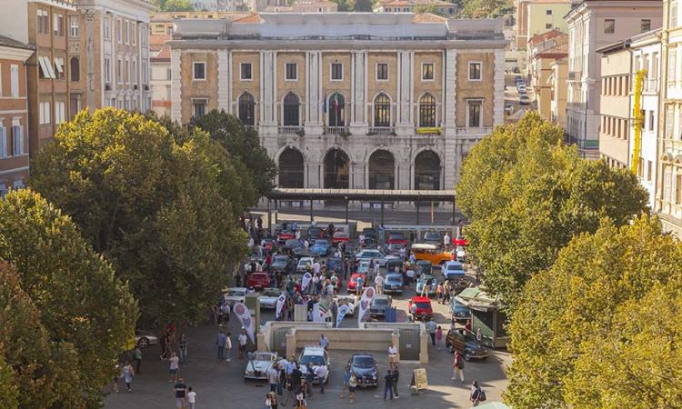 Giornata delle auto d'epoca, ad Ancona da tutta la regione Giornata delle auto d'epoca, ad Ancona da tutta la regione