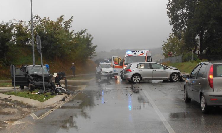 Granali, scontro tra auto: due feriti Granali, scontro tra auto: due feriti