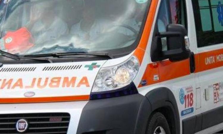 Matelica, scontro tra Ape e auto: feriti due fratelli Matelica, scontro tra Ape e auto: feriti due fratelli