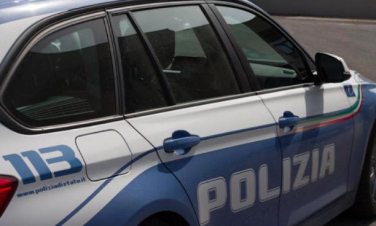 Civitanova, nel tir 24 quintali materiale pericoloso non autorizzato Civitanova, nel tir 24 quintali materiale pericoloso non autorizzato