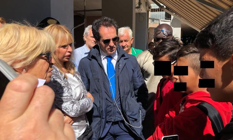 Alessandra Mussolini visita l'Hotel House: "Un terza soluzione è possibile" - FOTO