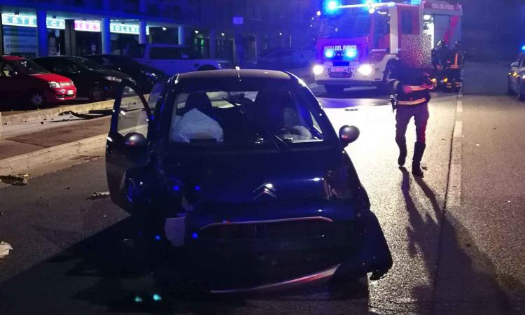 Macerata, incidente nella notte: tre donne all'ospedale Macerata, incidente nella notte: tre donne all'ospedale