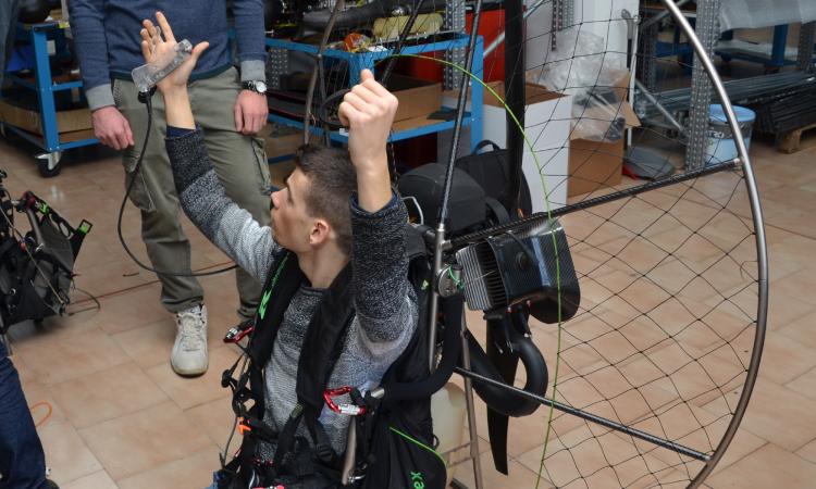 Parapendio più sicuro: l'idea innovativa sviluppata nelle Marche
