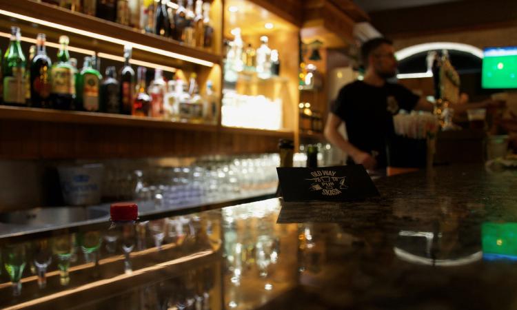 Recanati, grande festa per l'inaugurazione dell'Old Way Pub 1997 Skasa