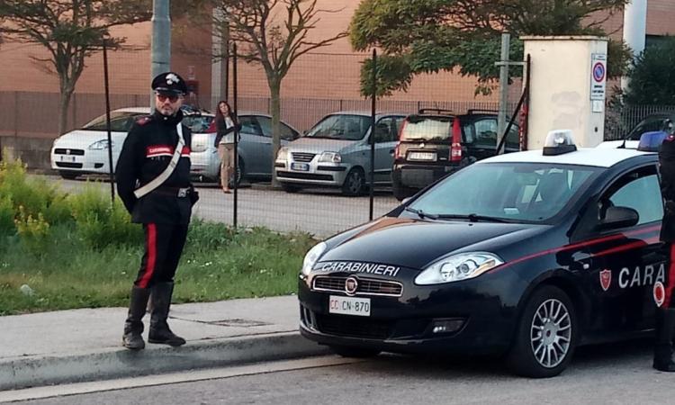 Porto Recanati, al Green dosi di eroina nascoste nell'ascensore