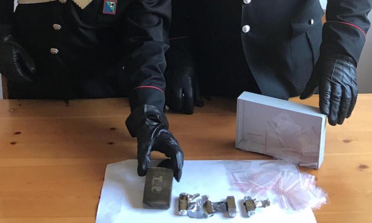 Corridonia, con un etto e mezzo di hashish vicino a una scuola: arrestato 23enne
