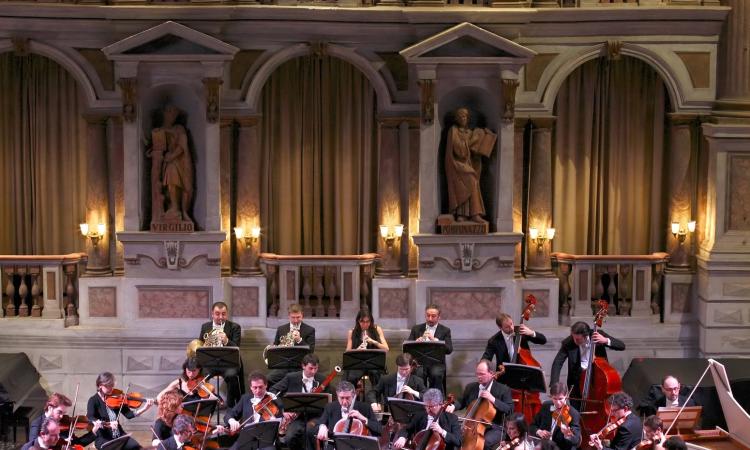 Macerata, l'Orchestra da camera di Mantova con Veronika Eberle e Edicson Ruiz per aprire Appassionata