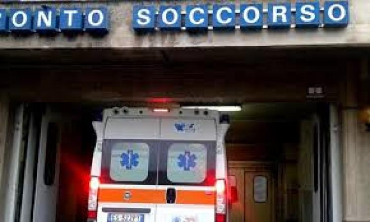 Civitanova, ubriaco trasportato al pronto soccorso: crea panico in sala d'attesa