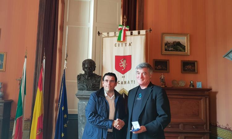 Recanati, il sindaco riceve il professor Paradiso del Massachusetts Institute of Technology di Boston