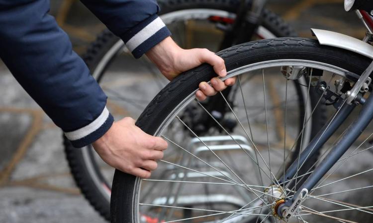 Civitanova: sospettato di furto riesce per due volte a sfuggire ai Carabinieri