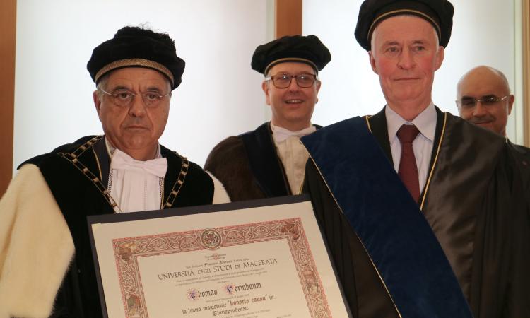 Unimc, laurea honoris causa in Giurisprudenza a Thomas Vormbaum Unimc, laurea honoris causa in Giurisprudenza a Thomas Vormbaum