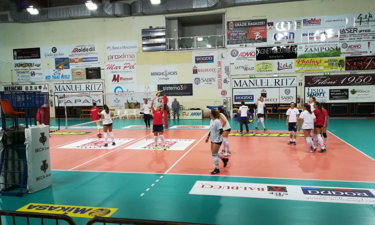 Tempo di grandi sfide per la Roana HR Volley Macerata Tempo di grandi sfide per la Roana HR Volley Macerata