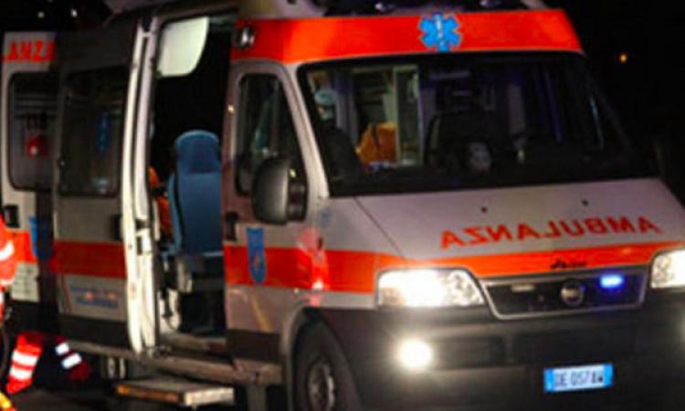 Civitanova, scontro frontale nel sottopasso: ferito un motociclista Civitanova, scontro frontale nel sottopasso: ferito un motociclista