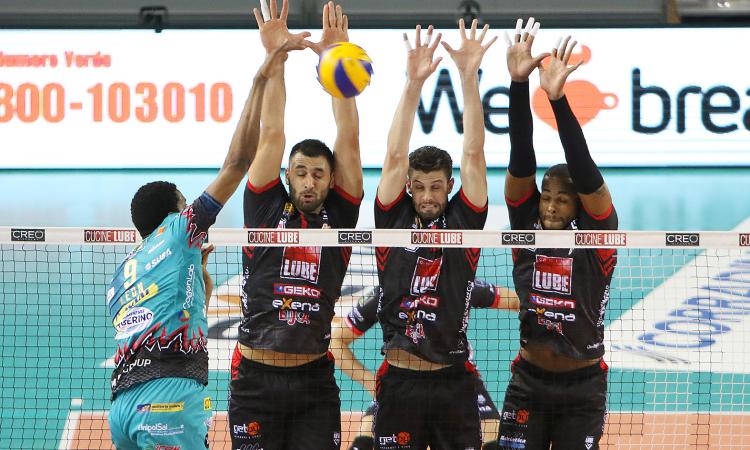 Volley, Lube sconfitta in casa da Perugia (0-3) Volley, Lube sconfitta in casa da Perugia (0-3)