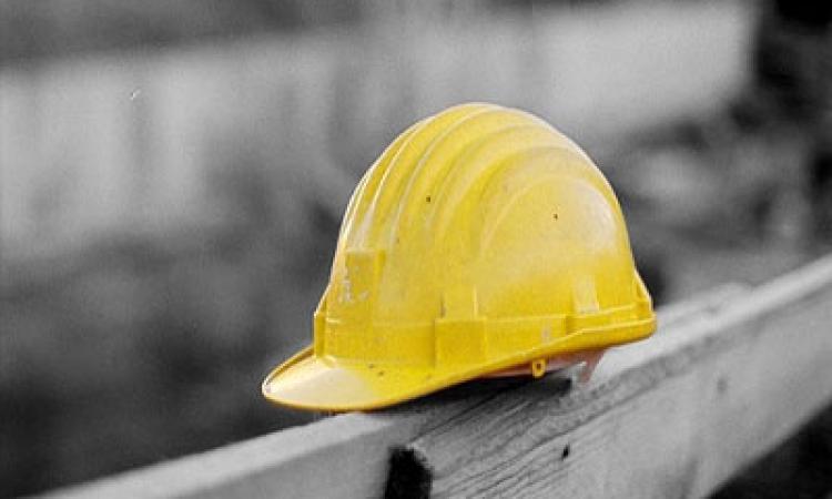 Operai in nero e lavoratori senza permesso di soggiorno: l'inchiesta tra i cantieri del sisma