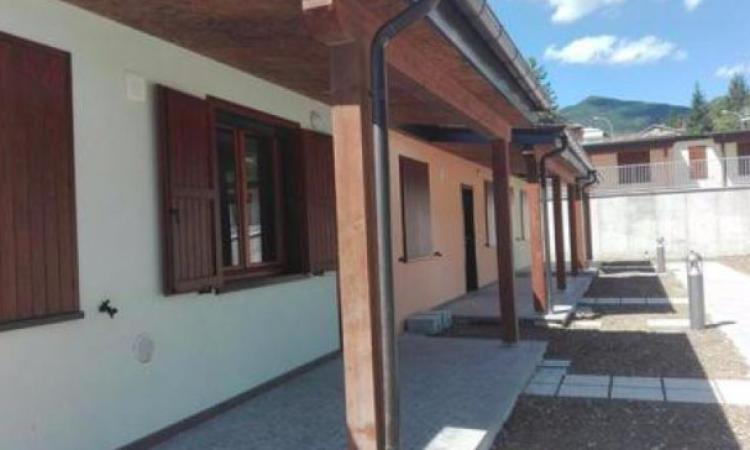 Visso, consegnate le ultime Sae con i pannelli isolanti sostituiti