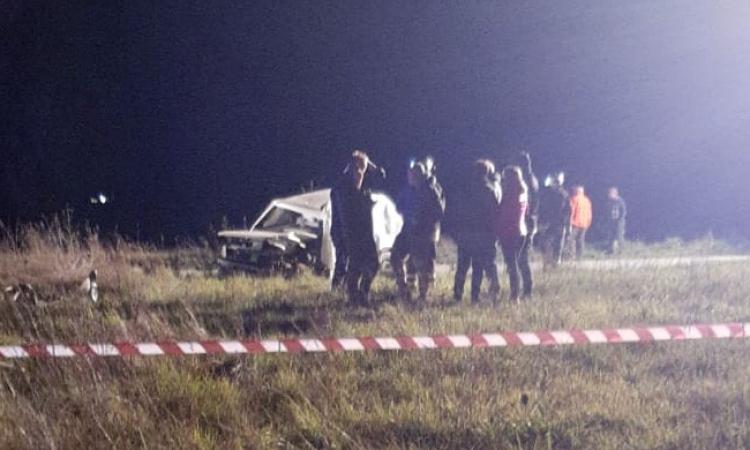 San Ginesio, frontale tra due auto: un morto (foto)