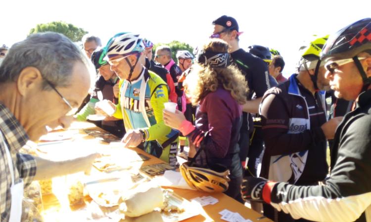 La Ciclo Colli Gravel arriva a San Ginesio La Ciclo Colli Gravel arriva a San Ginesio