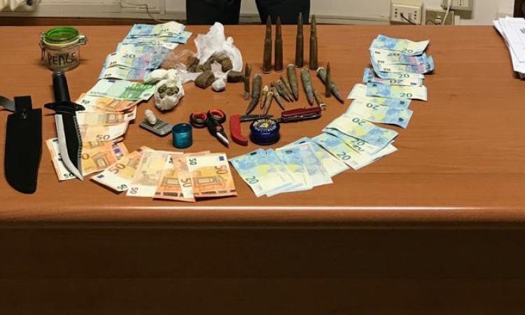 Sequestrati a Civitanova oltre 150 grammi di stupefacenti, un coltello e munizioni da guerra: denunciati 2 tunisini Sequestrati a Civitanova oltre 150 grammi di stupefacenti, un coltello e munizioni da guerra: denunciati 2 tunisini