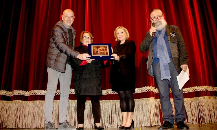 Civitanova, ieri tutto esaurito per la serata conclusiva di "Caro Teatro" Civitanova, ieri tutto esaurito per la serata conclusiva di "Caro Teatro"