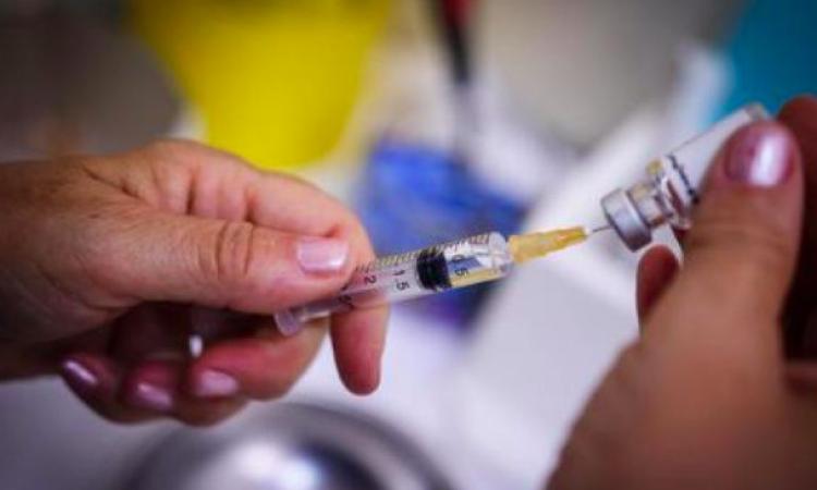 Ostetrica licenziata: "Non sono no vax, ho chiesto la sola vaccinazione necessaria"