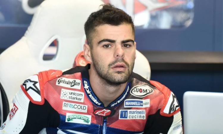 Fenati in una lettera aperta: "Andavo a 200 Km/h per un buon motivo, ma ce l’hanno con me" Fenati in una lettera aperta: "Andavo a 200 Km/h per un buon motivo, ma ce l’hanno con me"