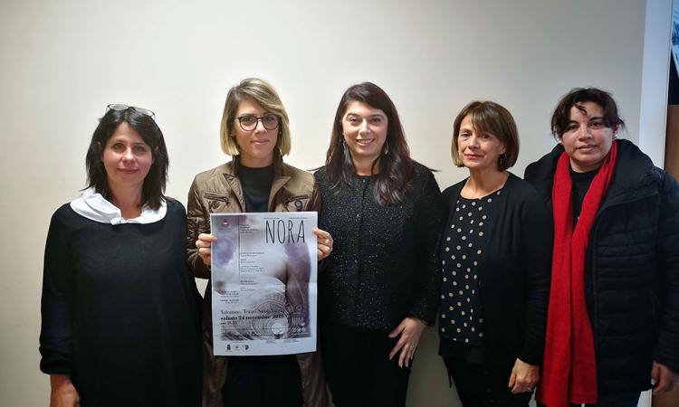 Nora racconta il femminicidio: uno spettacolo al Teatro Vaccaj
