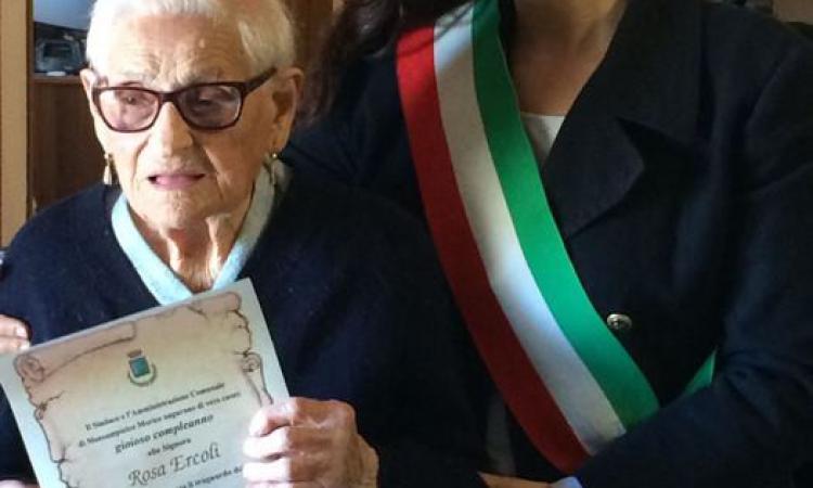 "Addio Nonna Rosa" decana dei terremotati "Addio Nonna Rosa" decana dei terremotati