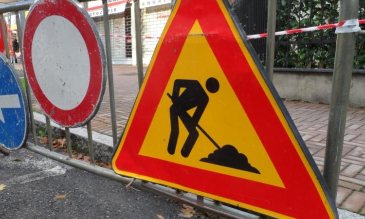Tolentino, lavori alla scuola Grandi: modifiche alla sosta