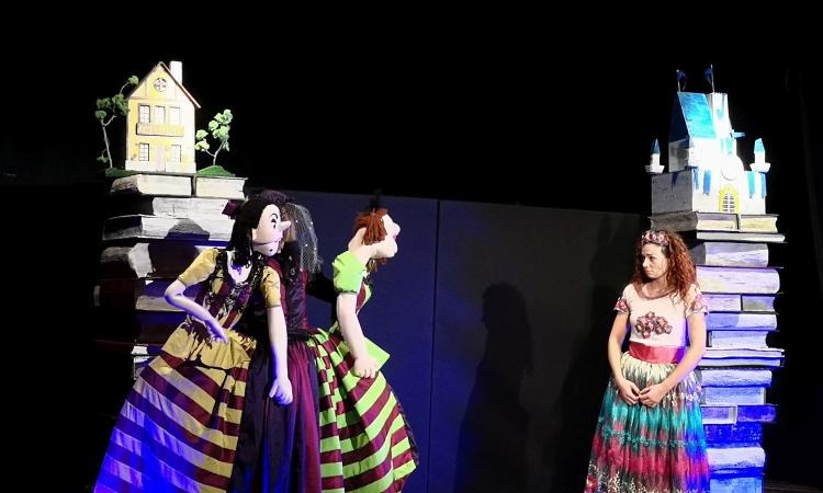 “Cenerentola in bianco e nero” apre la rassegna a teatro per i più piccoli