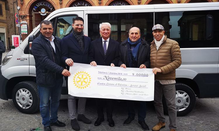 Tolentino, dai Rotary Club il dono di un mezzo per i servizi sociali