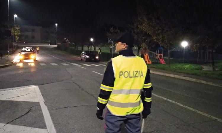 Controlli nella notte, patenti addio solo per i temerari (FOTO) Controlli nella notte, patenti addio solo per i temerari (FOTO)