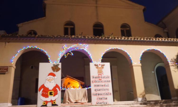 La chiesa Santissimo Crocifisso di Tolentino vestita a festa grazie all'iniziativa "La cena del vicino"