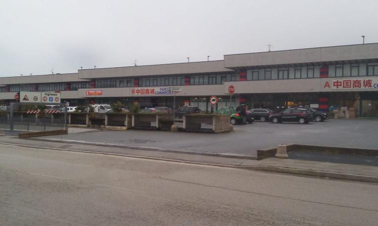 Civitanova, maxi operazione dei carabinieri nei parchi commerciali “Pronto Moda” e “Asia” (FOTO E VIDEO)