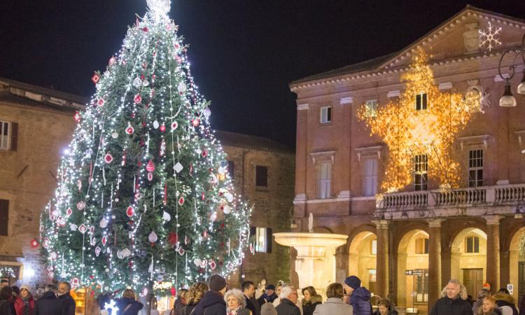 Matelica, continuano le iniziative in vista delle imminenti festività natalizie Matelica, continuano le iniziative in vista delle imminenti festività natalizie