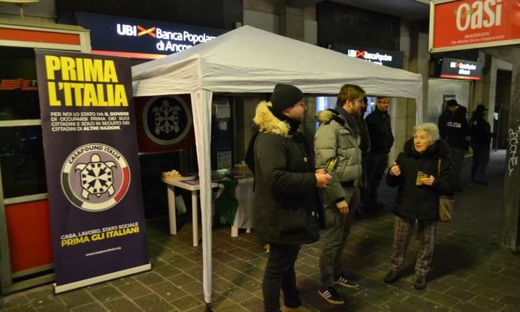 CasaPound in piazza. Partecipazione senza disordini CasaPound in piazza. Partecipazione senza disordini
