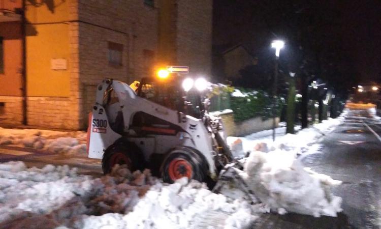 San Severino, emergenza maltempo: crolla un'altra tecno struttura San Severino, emergenza maltempo: crolla un'altra tecno struttura