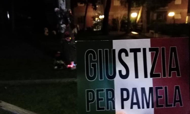 Macerata ai Maceratesi in via Spalato alla sede del PD: “Dimissioni del Sindaco e della giunta”