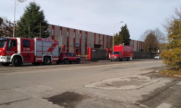 Piediripa, odore acre nell'aria: tante le segnalazioni, in corso le verifiche dei Vigili del Fuoco