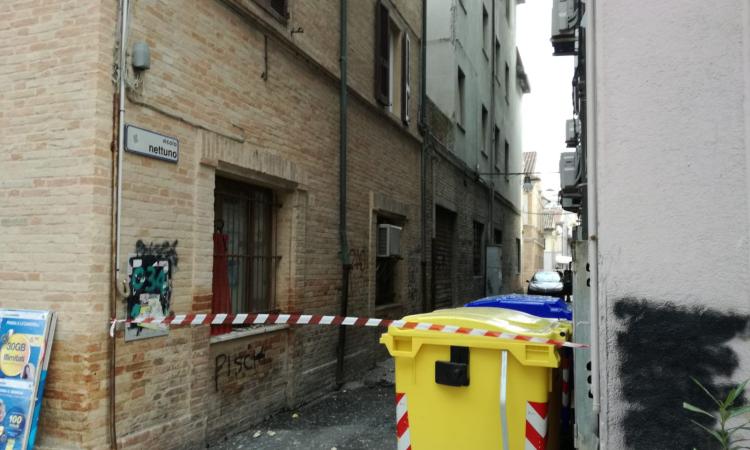 Grande paura a Civitanova: esplode bomba carta in centro (FOTO)