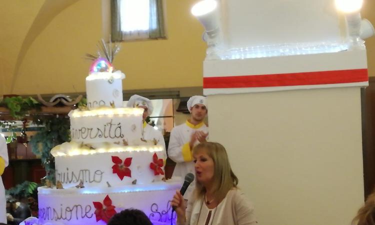 Cingoli, si rinnova la tradizione del Pranzo di Natale all'istituto alberghiero (FOTO)