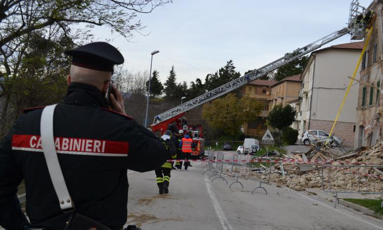 Crollo, decretato l'abbattimento delle strutture (FOTO)