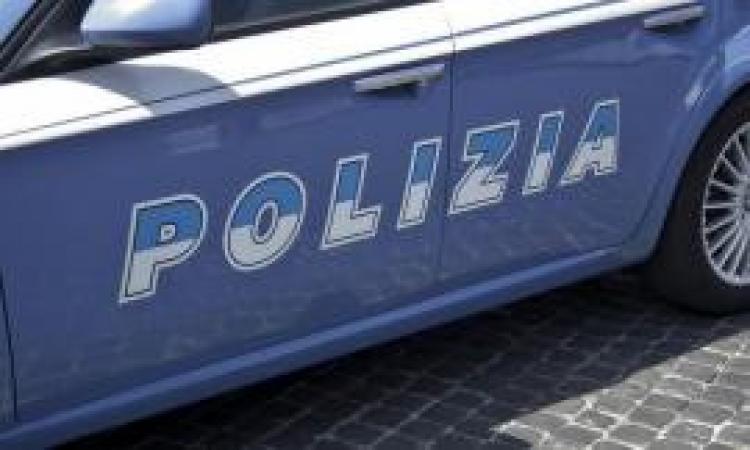 Macerata, proseguono i controlli su strada e nei locali della polizia