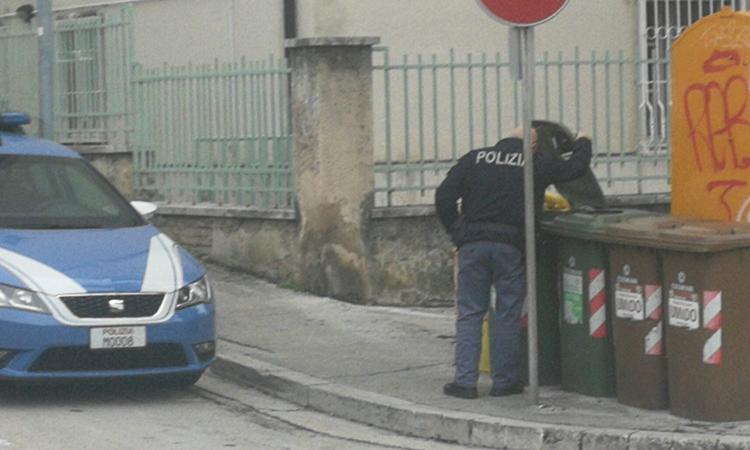 Macerata, aggressione in stazione: fermati un uomo e una donna Macerata, aggressione in stazione: fermati un uomo e una donna