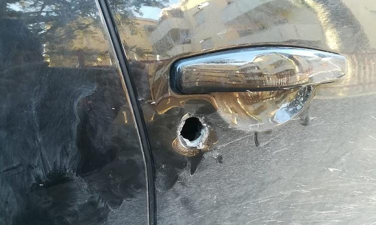 Morrovalle, un nero Natale, ladri in azione: rompono la serratura dell'auto e rubano i regali durante la messa di mezzanotte Morrovalle, un nero Natale, ladri in azione: rompono la serratura dell'auto e rubano i regali durante la messa di mezzanotte