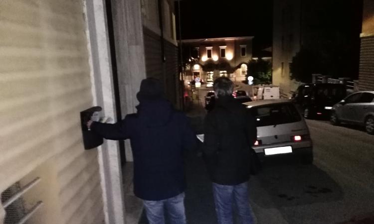 Gruppo Fb "Macerata ai maceratesi": volantinaggio contro il "business dell'accoglienza"