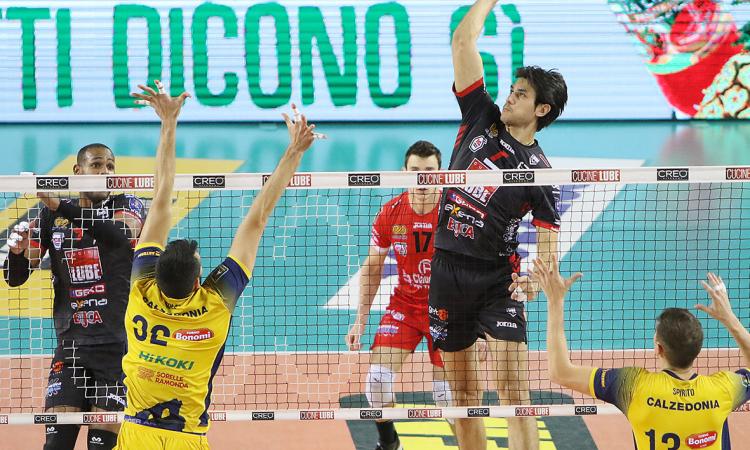 Lube Civitanova, soffre, ma vince in rimonta contro Verona (FOTO) Lube Civitanova, soffre, ma vince in rimonta contro Verona (FOTO)