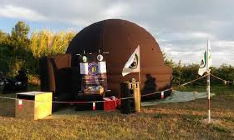Studenti alla scoperta del mondo dell'astronomia all'ITE Gentili di Macerata Studenti alla scoperta del mondo dell'astronomia all'ITE Gentili di Macerata