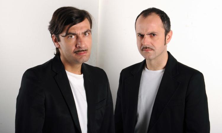 Macerata, domenica 13 gennaio torna la rassegna "Cabaret in Filarmonica": si ride con "Fatto di Coppia" di Macchini e Gallucci
